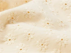 Lil Atelier sengetøj baby turtledove broderie anglaise